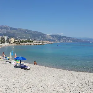 https://beautiful-studio-near-sea.fr-provencehotel.com